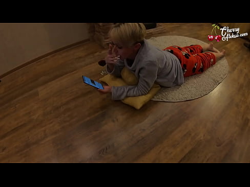 ❤️ Gekke blonde sûgje Enorme lul dy't derop sûgje en stuiterje - Anale seks Kwaliteitsseks by wy ❌️❤