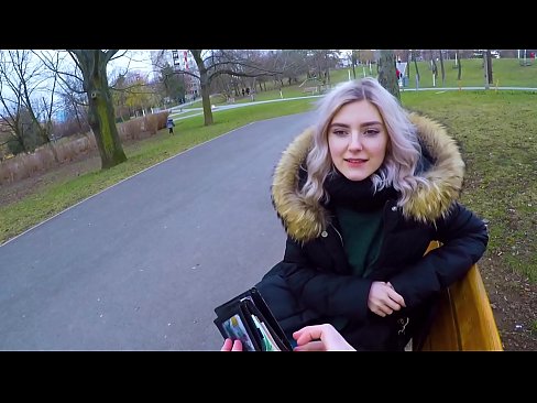 ❤️ Swallows in frjemdling syn hot cum foar jild - blowjob yn it park troch Eva Elfie Kwaliteitsseks by wy ❌️❤